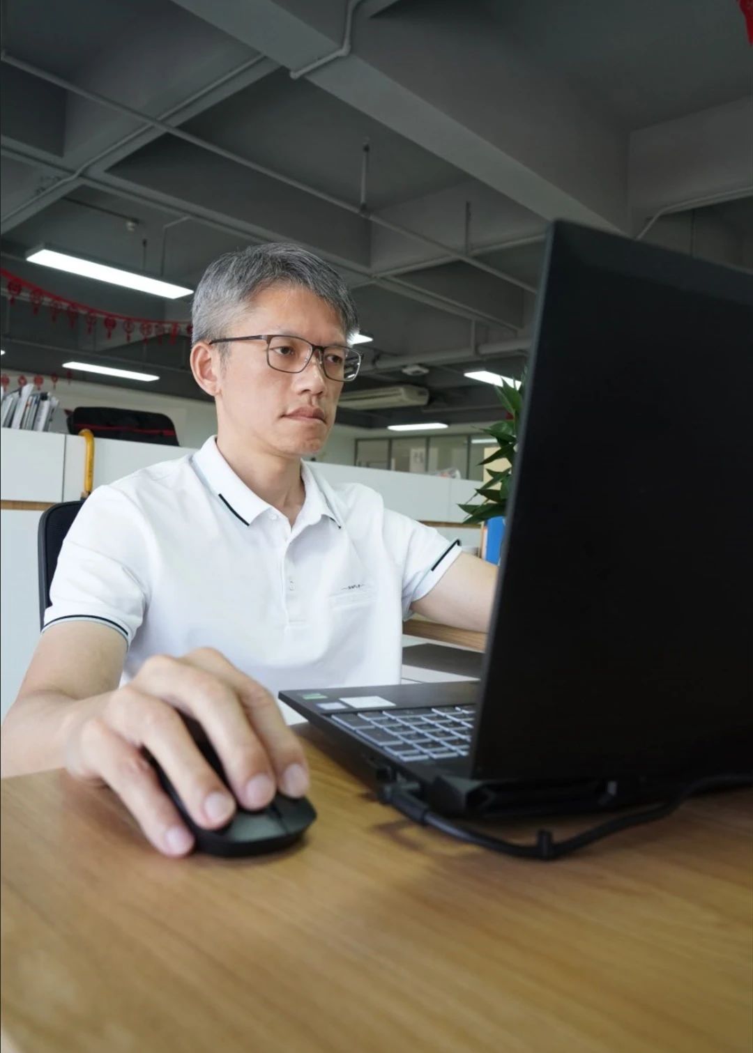 ���˹���-׷�󿵽�,����һ������