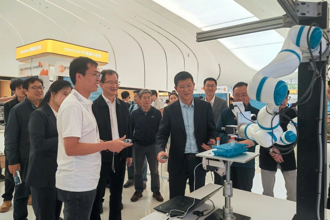 ���˹���-׷�󿵽�,����һ������